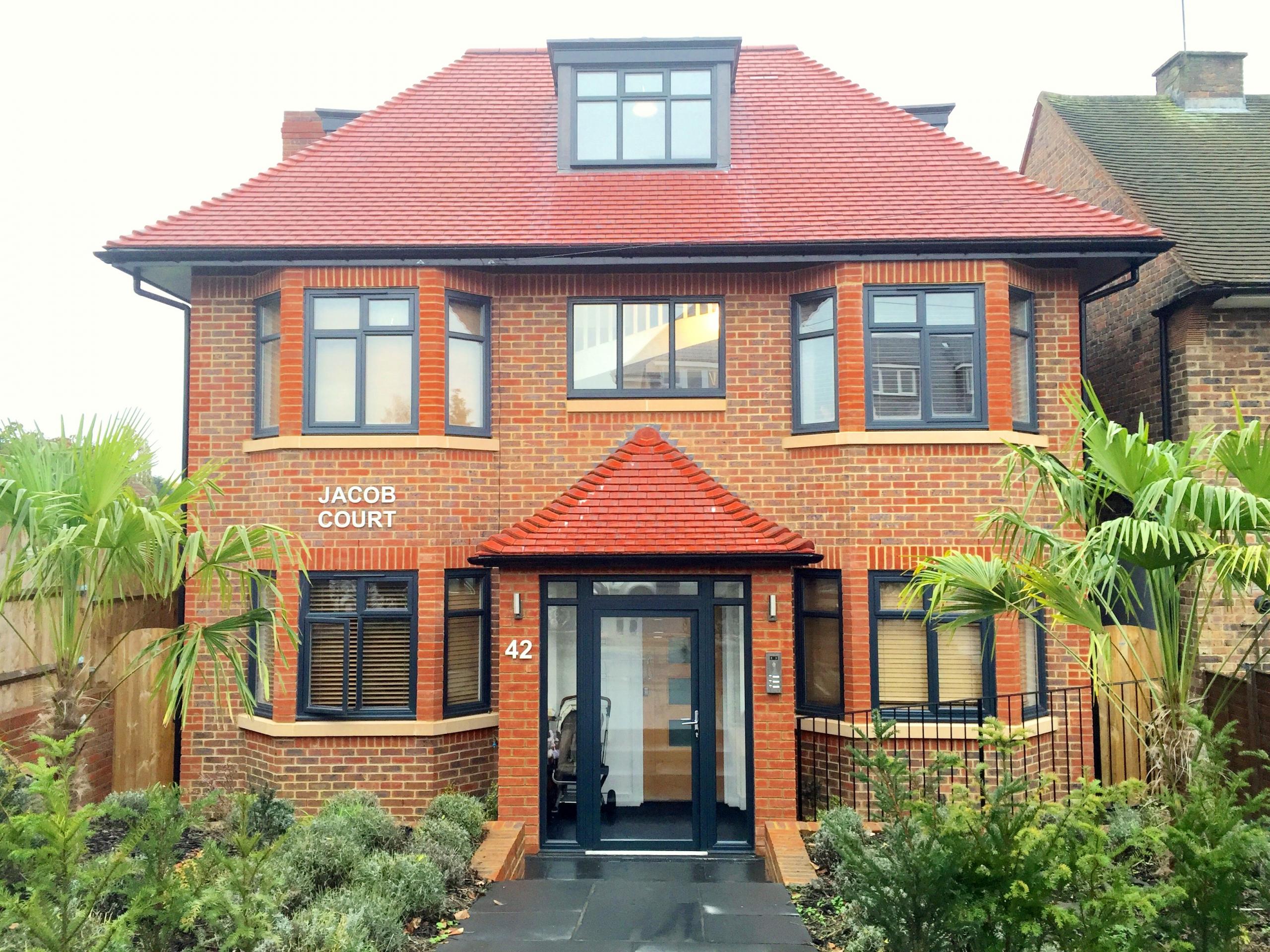 			NEW INSTRUCTION, 1 Bedroom, 1 bath, 1 reception Flat			 Kingsgate Avenue, FINCHLEY CENTRAL n3